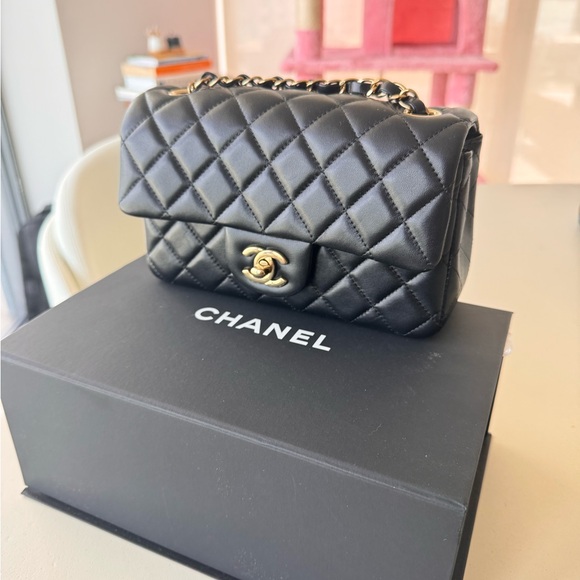 🖤 CHANEL MINI CLASSIC FLAP 🖤 - Picture 2 of 15